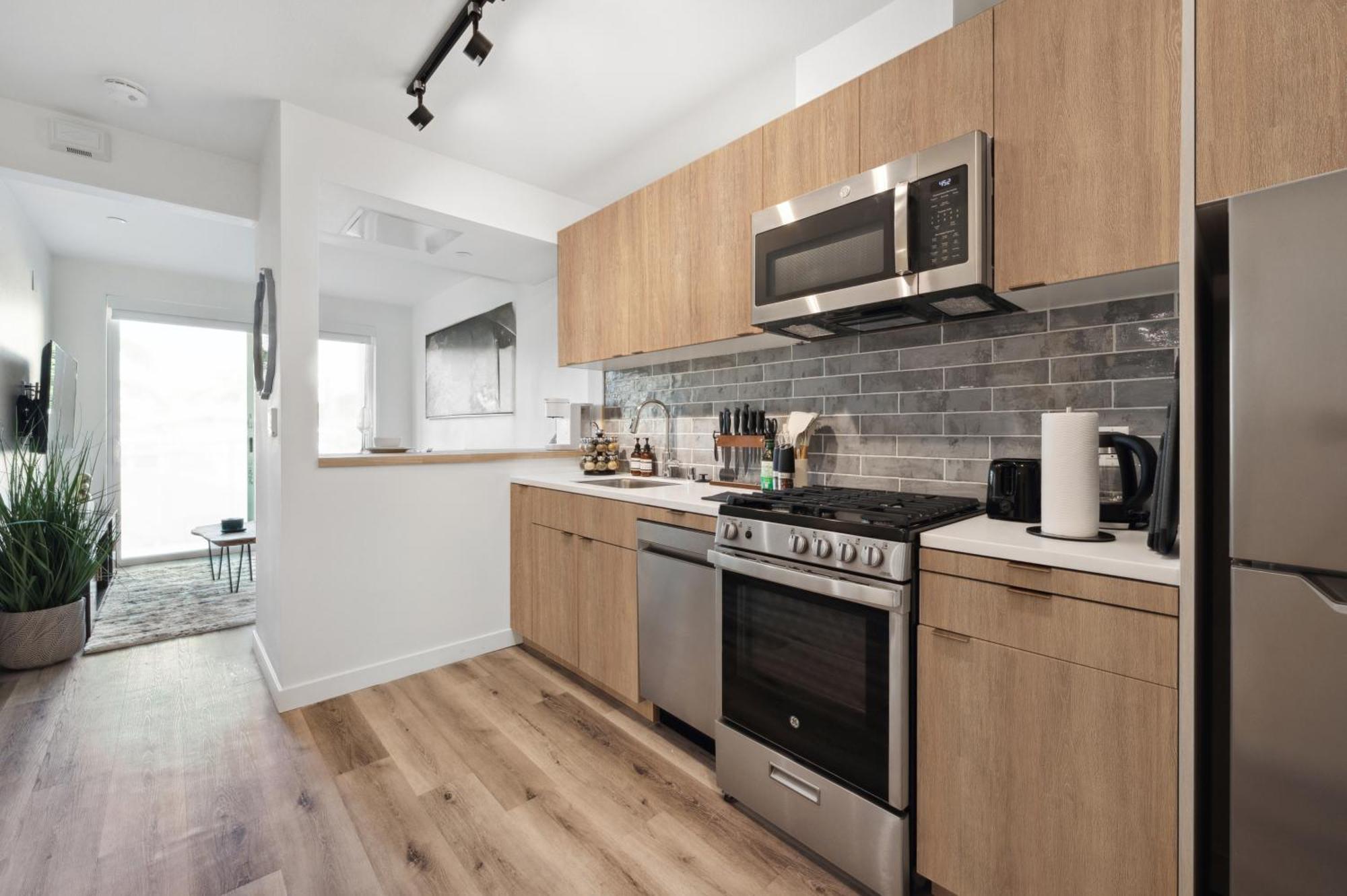 Apartment Hollywood 1bdr With Pool, Free Parking, Gym Los Angeles