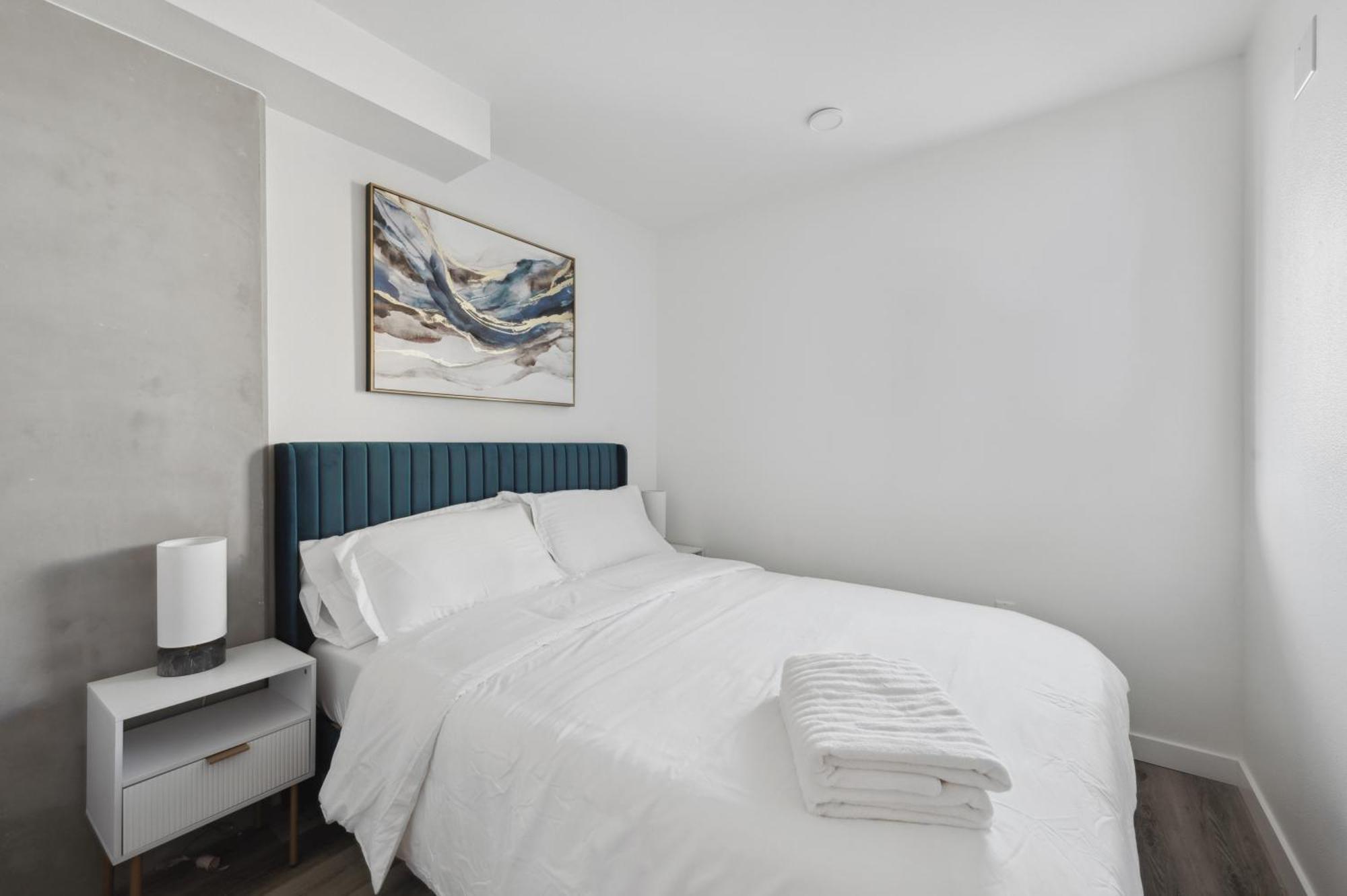 Apartment Hollywood 1bdr With Pool, Free Parking, Gym Los Angeles